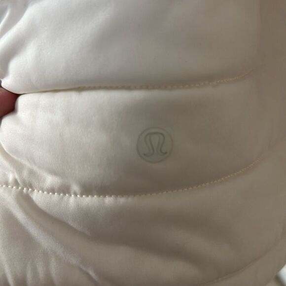 Like New Lululemon Light Ivory Dynamic Movement Hoodie Sz 6 - Picture 5 of 8
